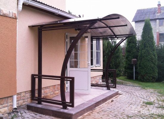 Козырьки из поликарбоната фото