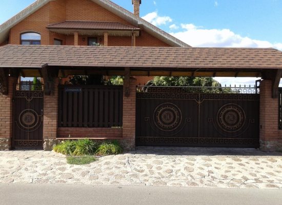 Козырек над забором фото